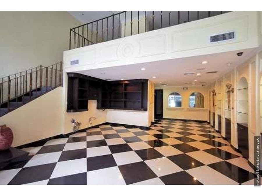 Commercial at Panamá