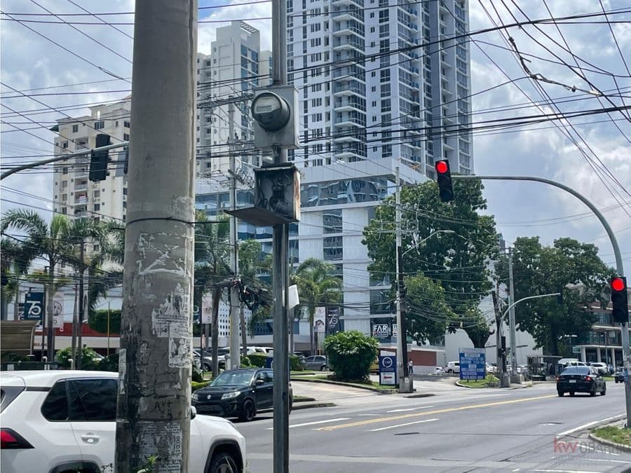 Commercial at Panamá