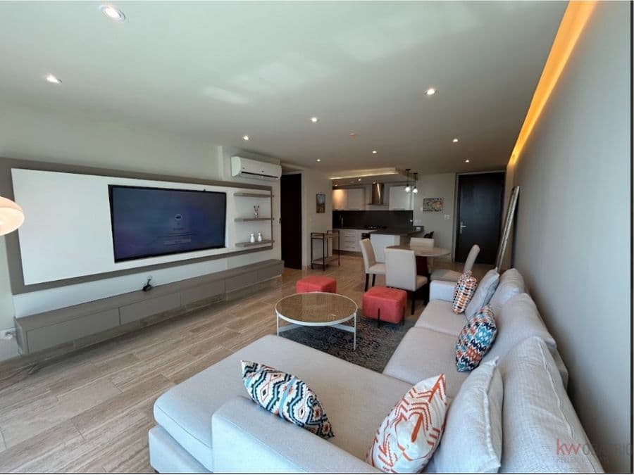 Apartment at PH The Regent