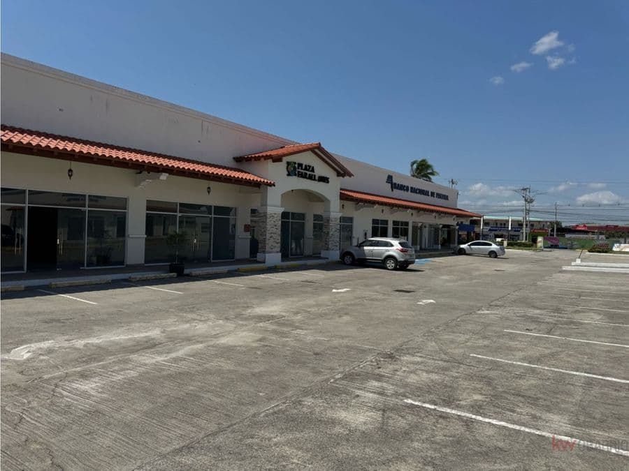 Commercial at Antón