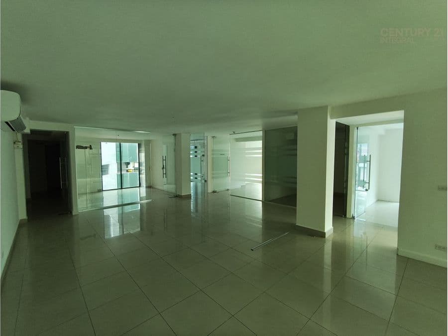 Oficina en PH El Embajador