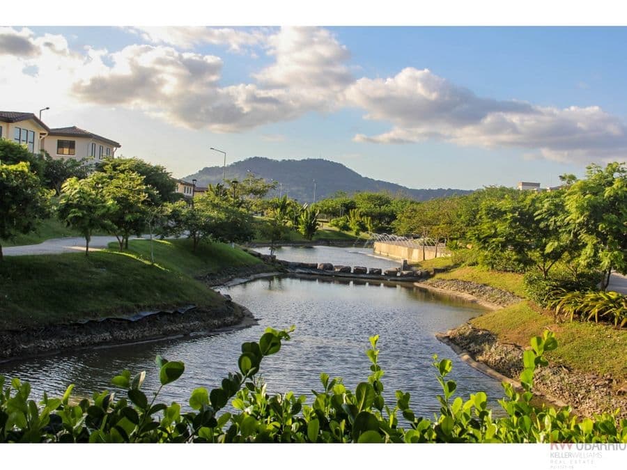 Apartamento en PH River Valley